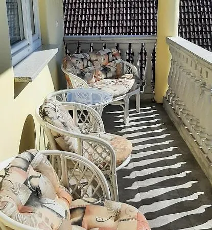 Apartma Dana-brinjtesa アパート