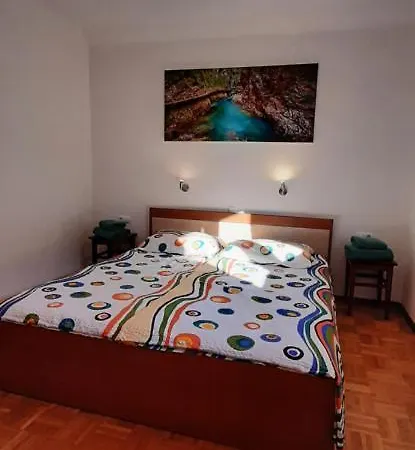 Apartma Dana-brinjtesa * Jesenice