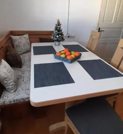 Apartma Dana-brinjtesa Jesenice