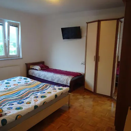 アパート Apartma Dana-brinjtesa